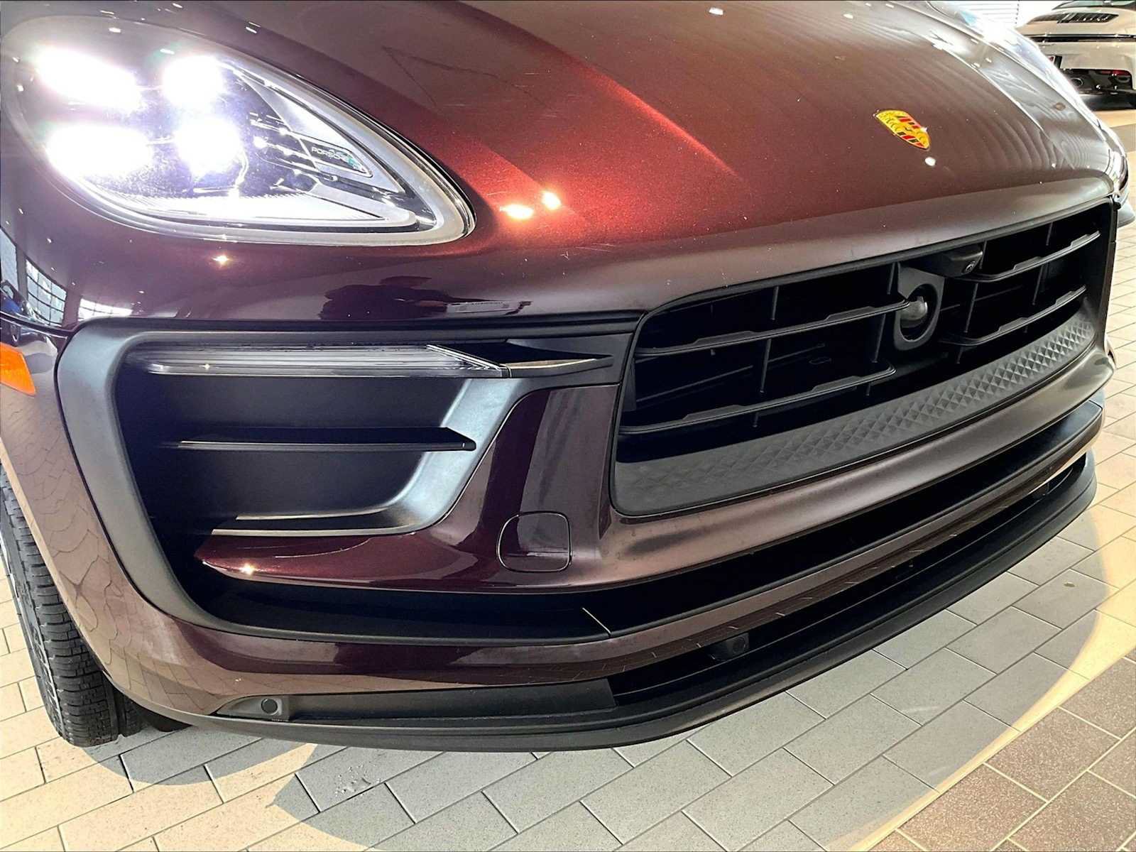 Used 2025 Porsche Macan image 33