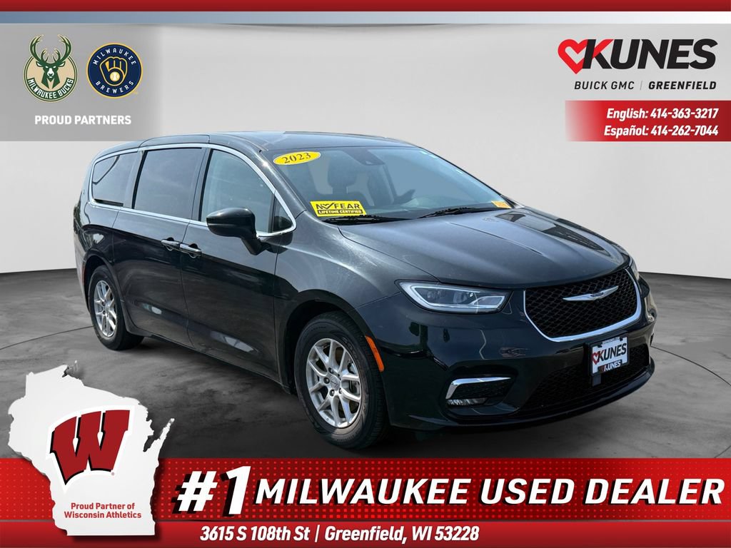 Used 2023 Chrysler Pacifica Touring-L