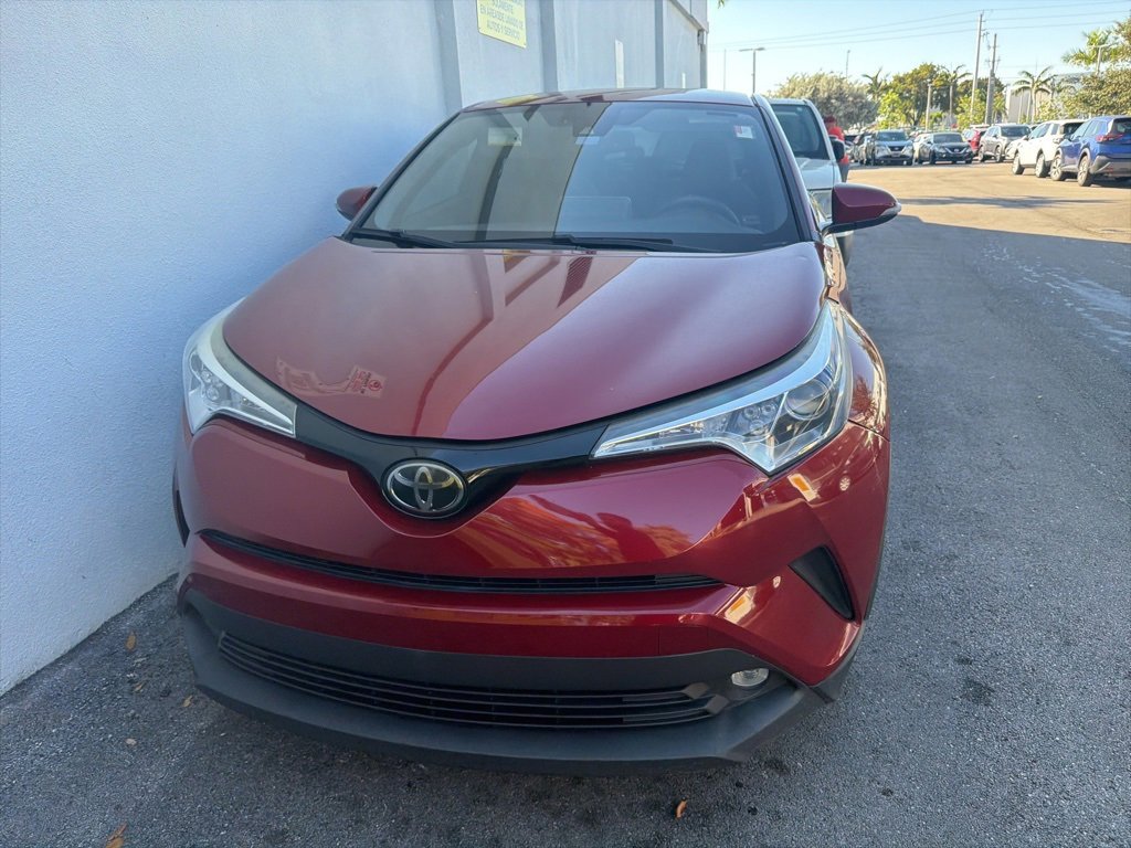 Used 2019 Toyota C-HR XLE image 2