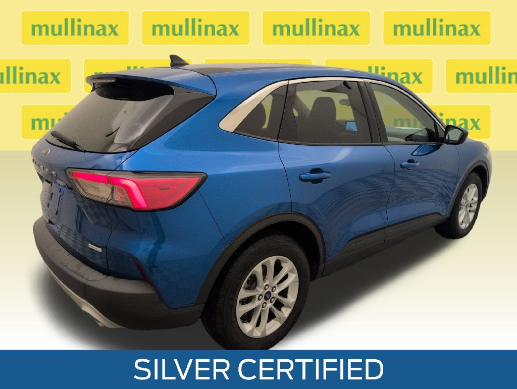 Used 2020 Ford Escape SE FWD image 3