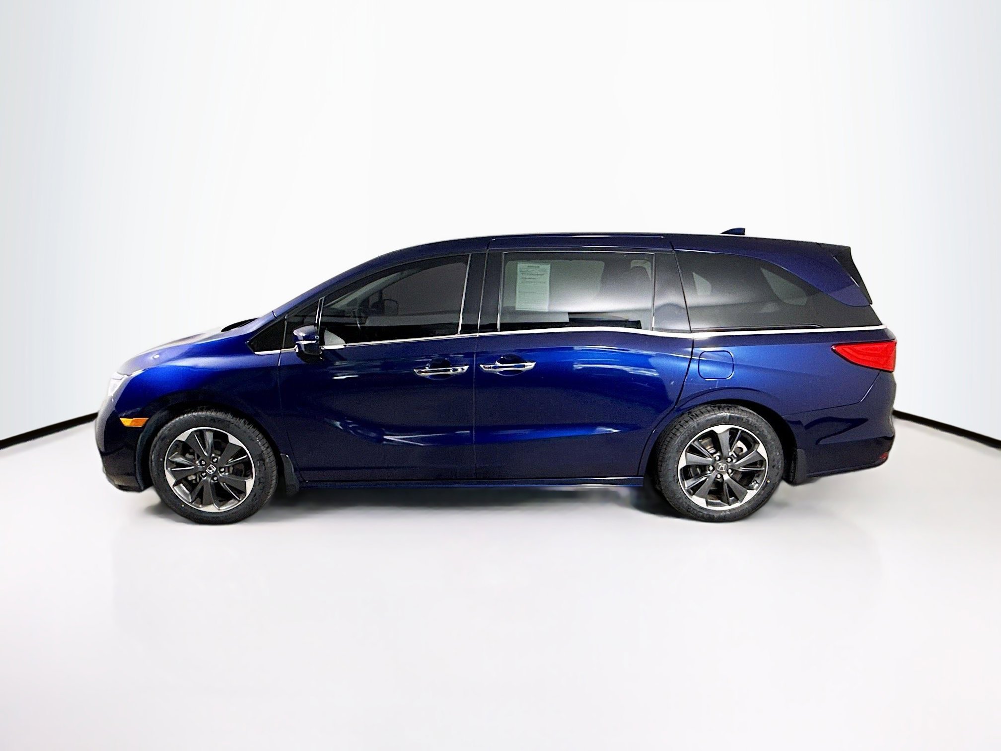 Used 2023 Honda Odyssey Elite image 7