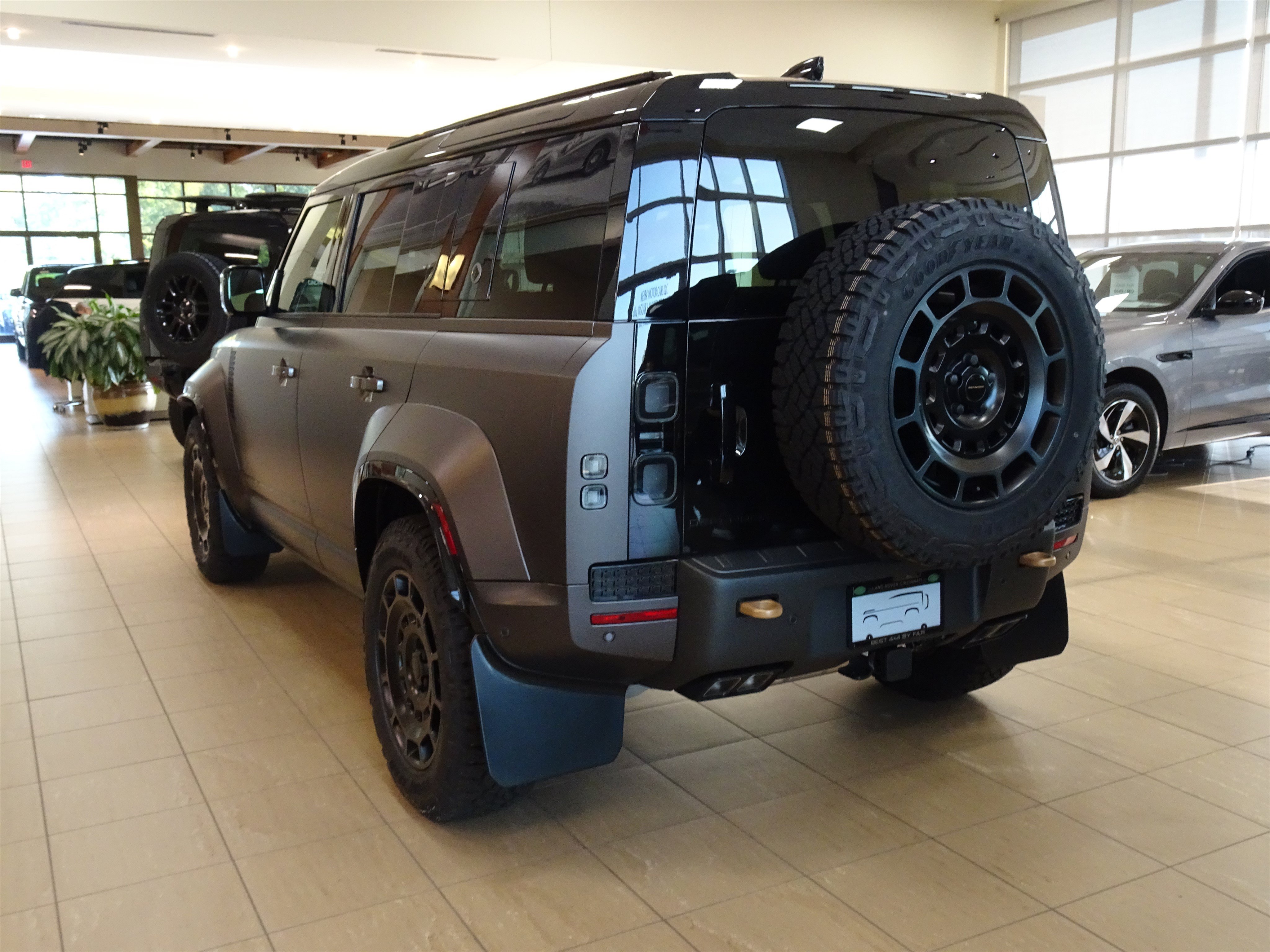 New 2026 Land Rover Defender 110 OCTA AWD/4WD image 7