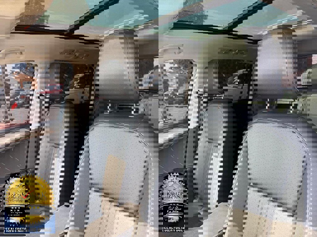 Used 2022 Volkswagen Tiguan SE w/ Panoramic Sunroof Package image 9