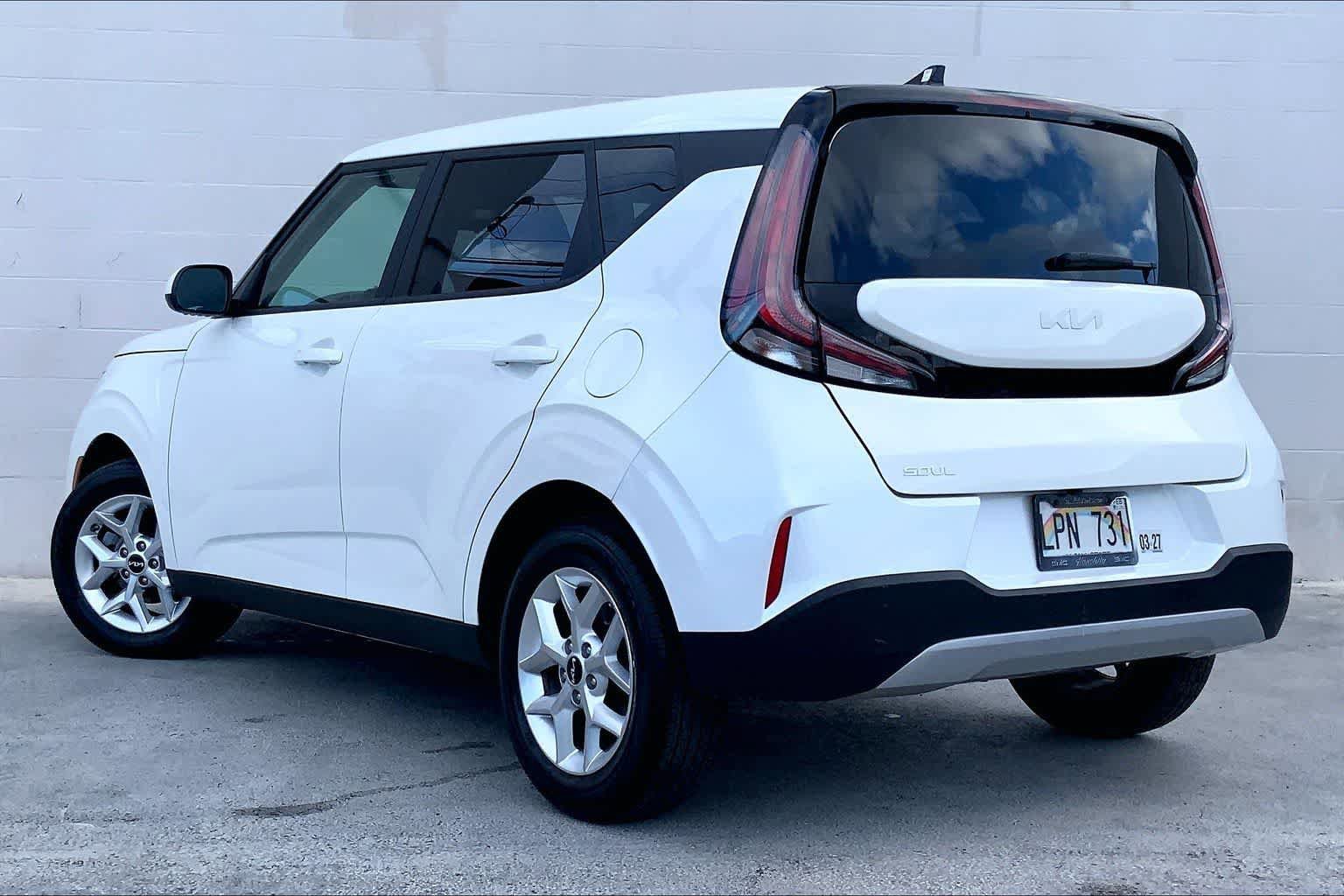 Used 2025 Kia Soul LX w/ LX Technology Package FWD image 4