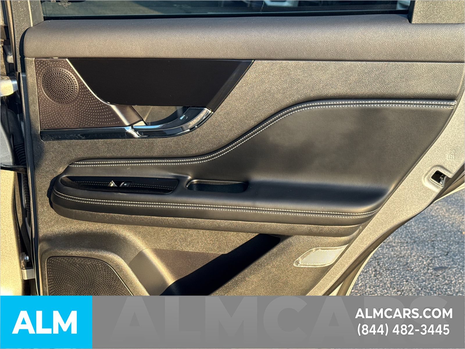 Used 2024 Lincoln Corsair AWD image 20