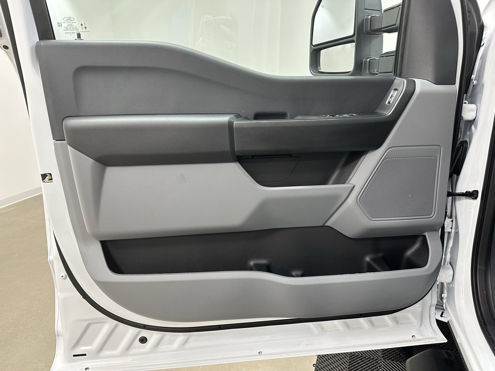 New 2025 Ford F350 XL w/ XL Chrome Package image 15