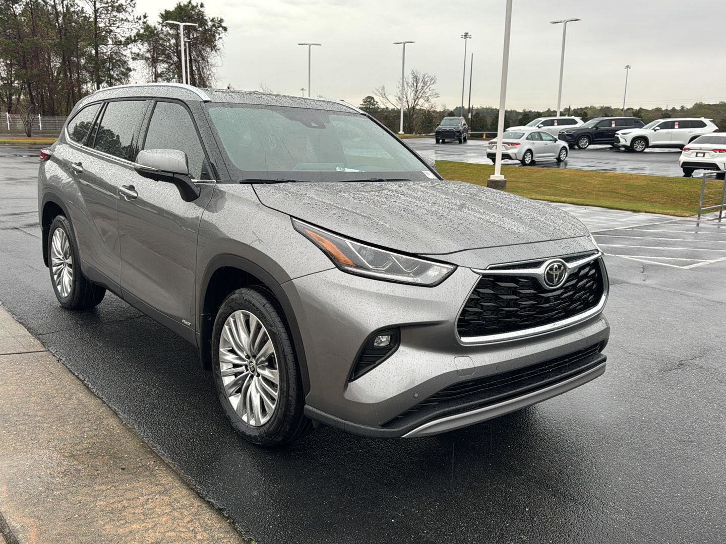 New 2026 Toyota Highlander Platinum image 6