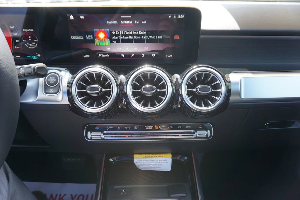 New 2025 Mercedes-Benz GLB 250 4MATIC image 34