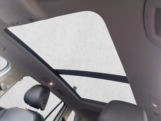 Used 2022 Volkswagen Tiguan SE image 15