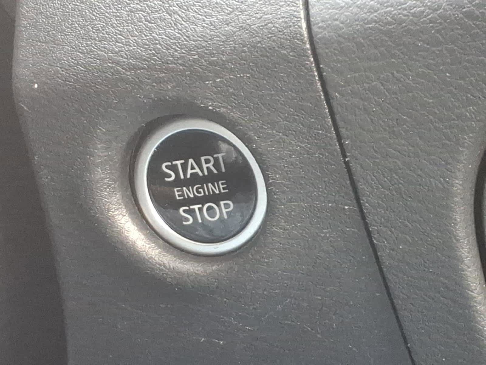 Used 2025 Nissan Frontier SV w/ SV Convenience Package image 15