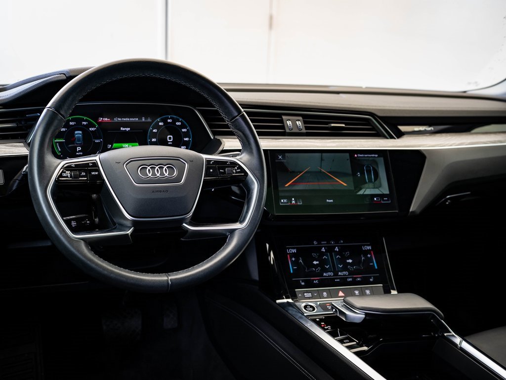 Used 2022 Audi e-tron Premium w/ Convenience Plus Package image 4