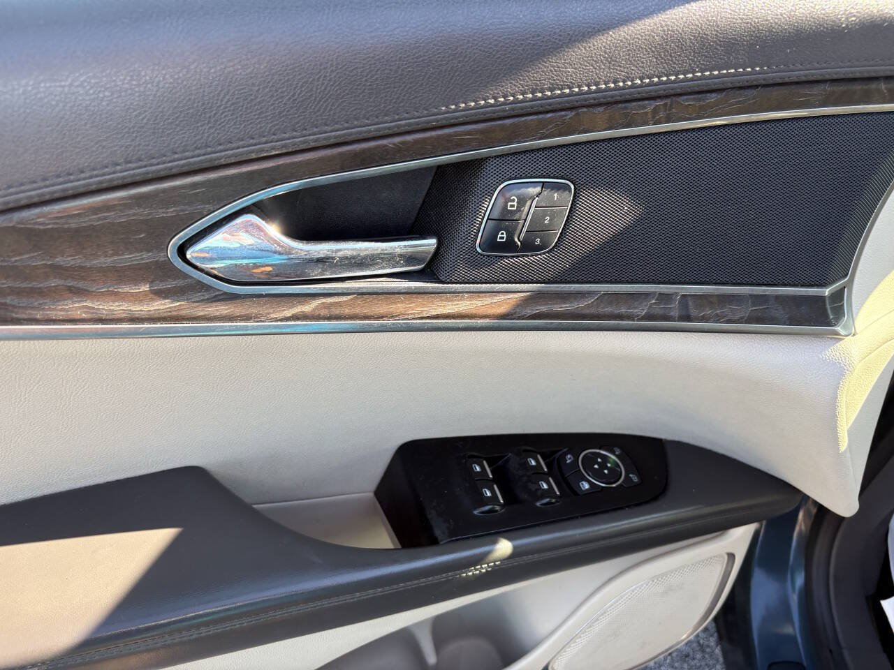 Used 2016 Lincoln MKX Select w/ Climate Package AWD/4WD image 16