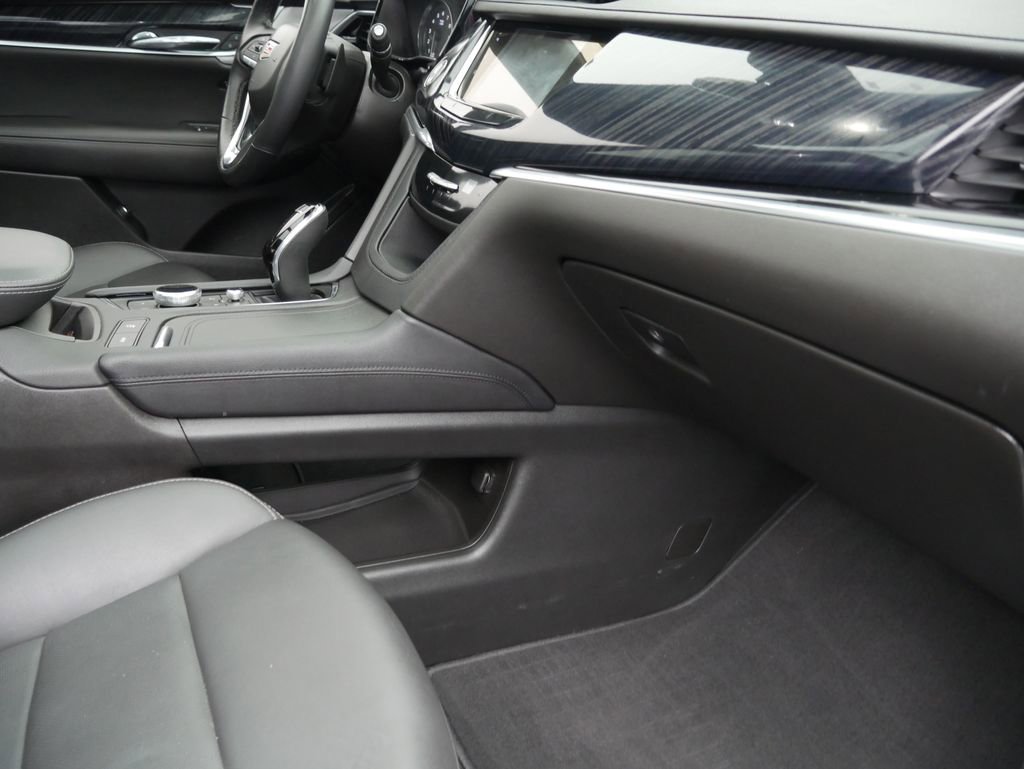 Used 2024 Cadillac XT6 Premium Luxury w/ Technology Package image 26