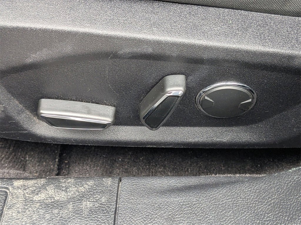 Used 2020 Ford Fusion SE image 19