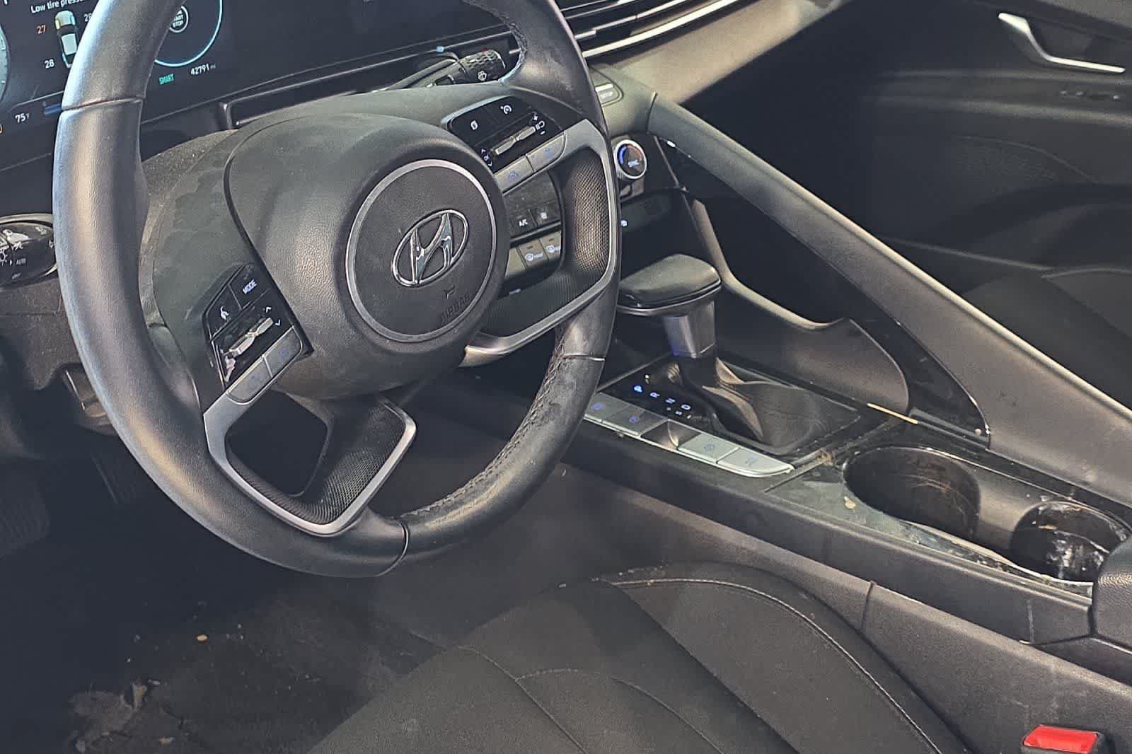 Used 2023 Hyundai Elantra SEL w/ Convenience Package FWD image 14