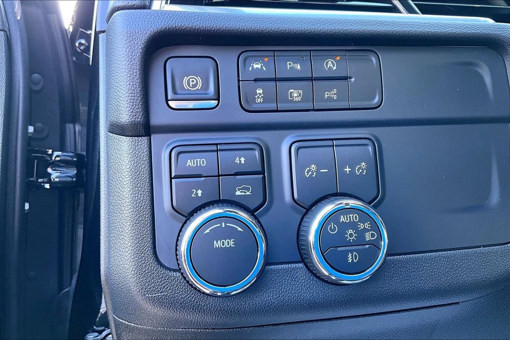 Used 2025 Chevrolet Tahoe High Country AWD/4WD image 33