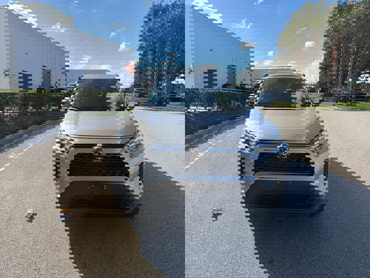 Used 2022 Toyota RAV4 XLE image 7