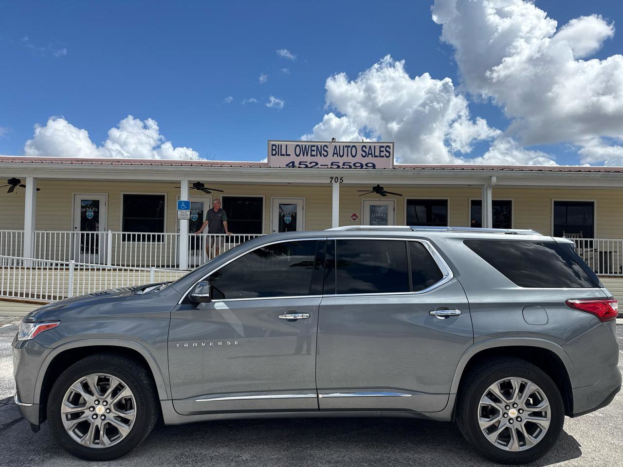 Used 2018 Chevrolet Traverse Premier w/ Driver Confidence II Package image 2