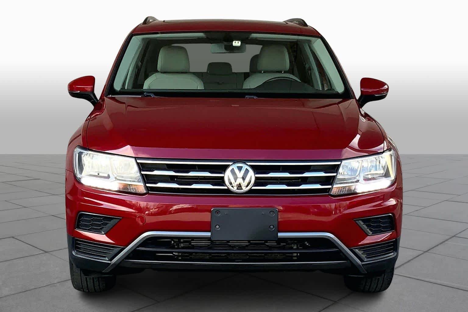 Used 2019 Volkswagen Tiguan SE w/ Panoramic Sunroof Package AWD/4WD image 4