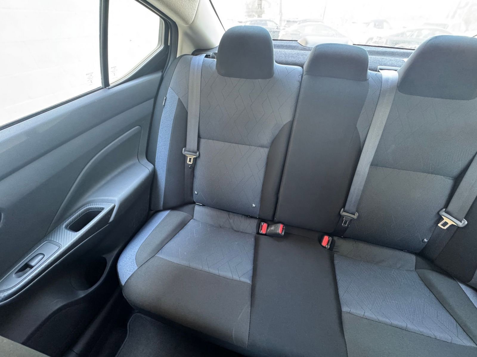 Used 2025 Nissan Versa SV image 38