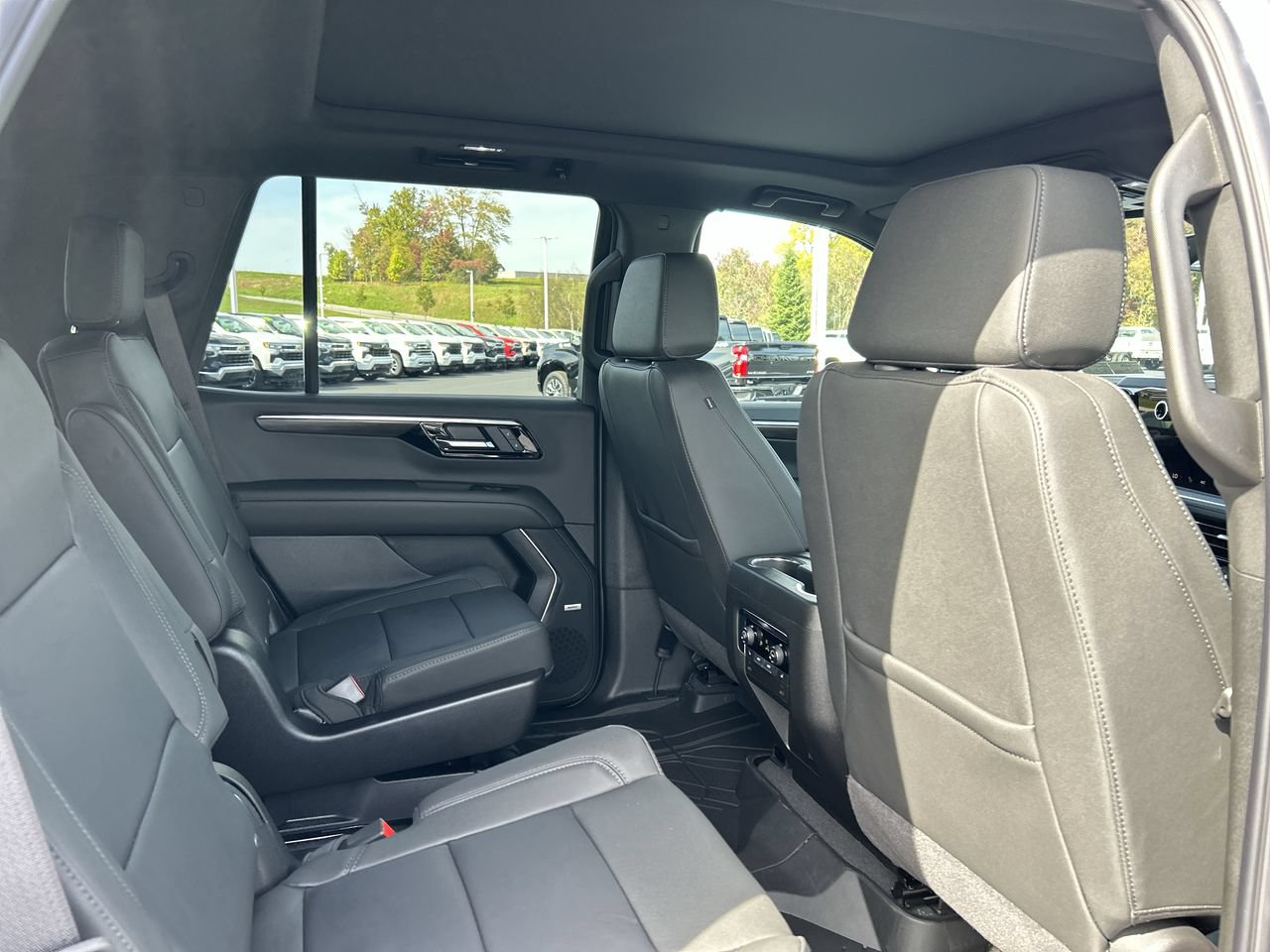 New 2026 Chevrolet Tahoe Z71 w/ Comfort Package AWD/4WD image 18