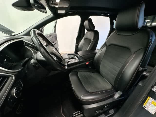 Used 2021 Ford Edge ST-Line AWD/4WD image 18