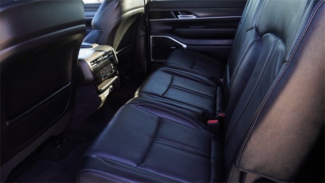 Used 2023 Jeep Wagoneer L Series III w/ Preferred Equipment Group image 14