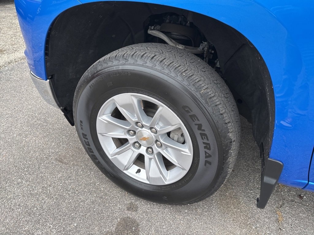 Used 2025 Chevrolet Silverado 1500 LT image 11