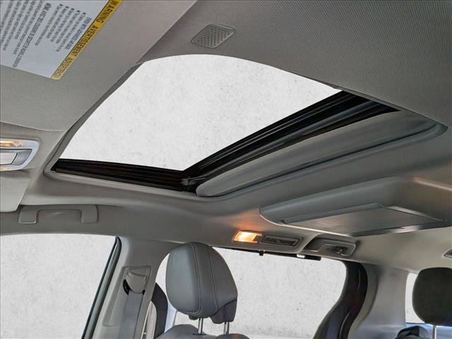 Used 2023 Toyota Sienna XLE w/ XLE Plus Package FWD image 17