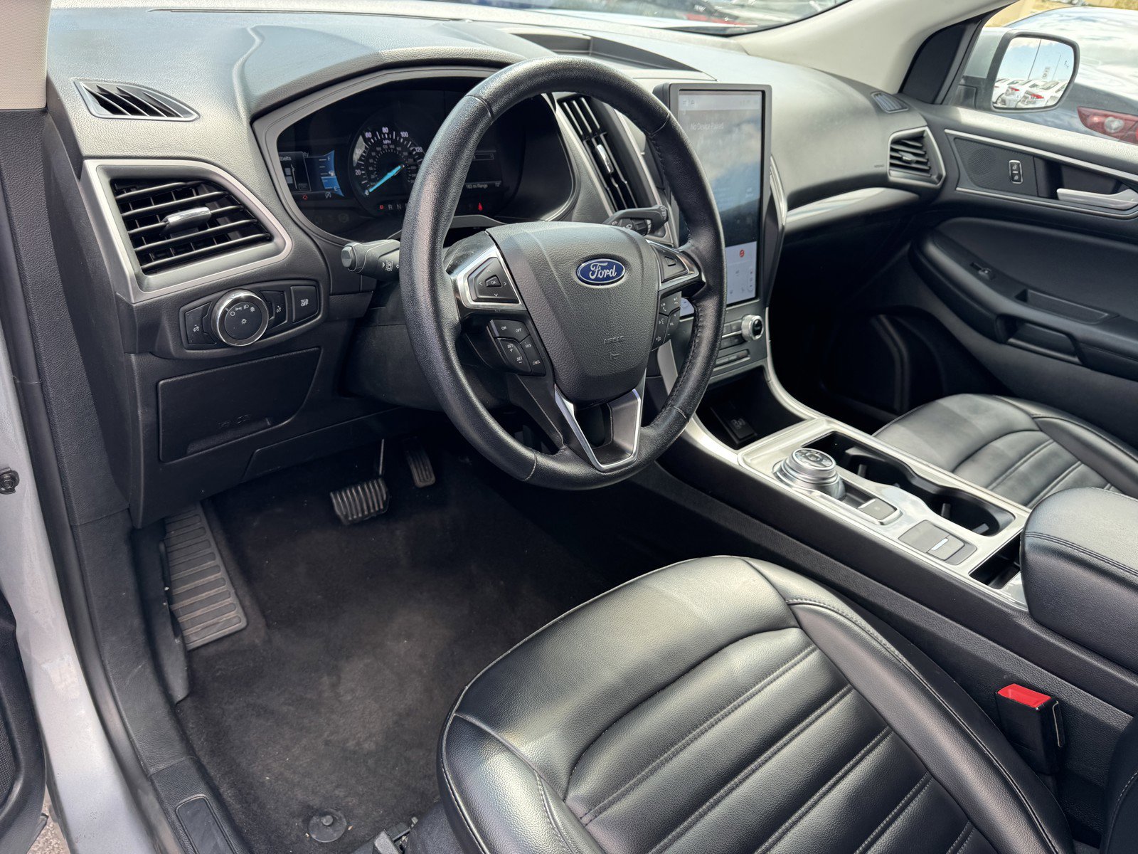Used 2024 Ford Edge SEL image 13