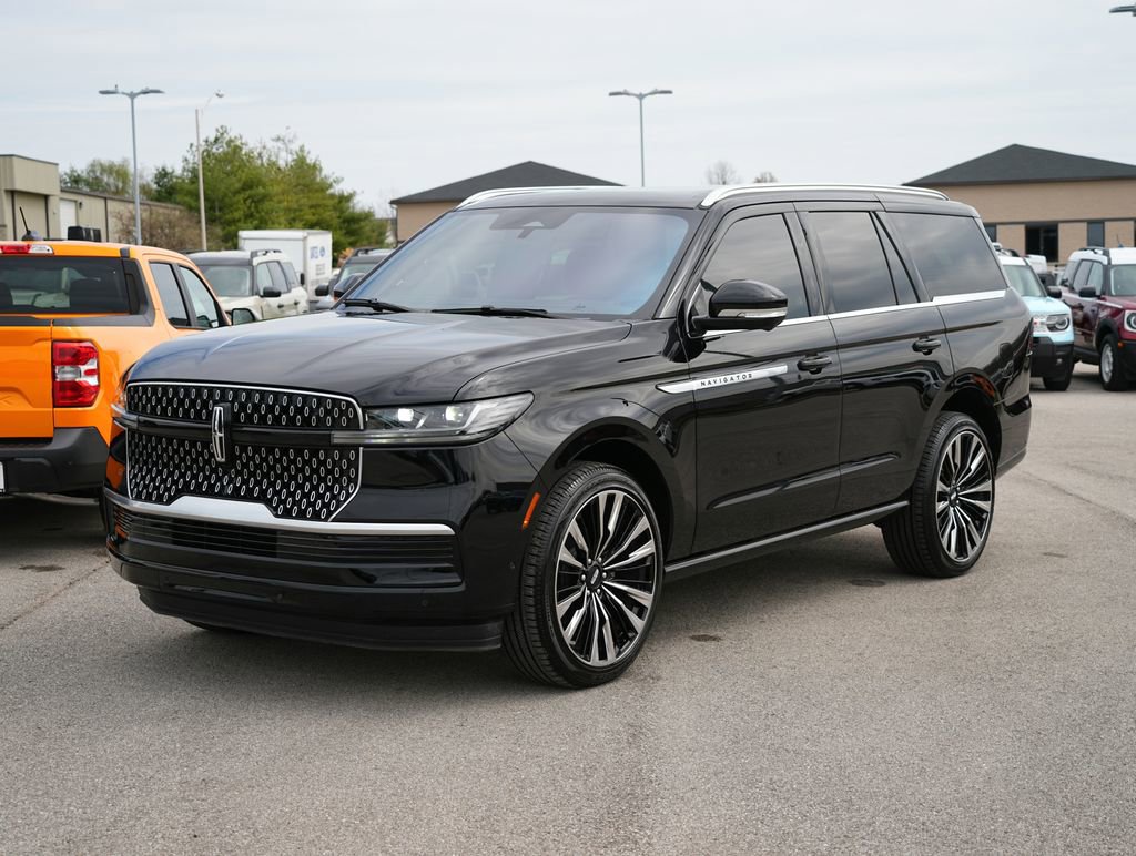 Used 2025 Lincoln Navigator Reserve AWD/4WD image 11