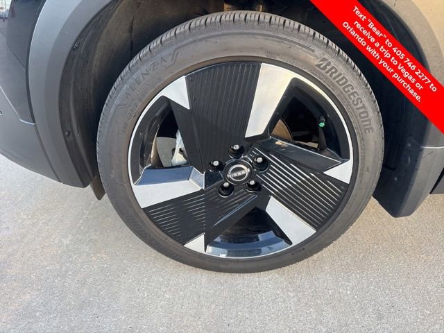 Certified 2025 Nissan Kicks SR image 9