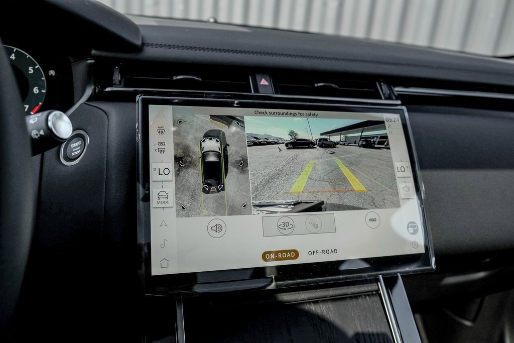 New 2026 Land Rover Range Rover Velar Dynamic SE image 13