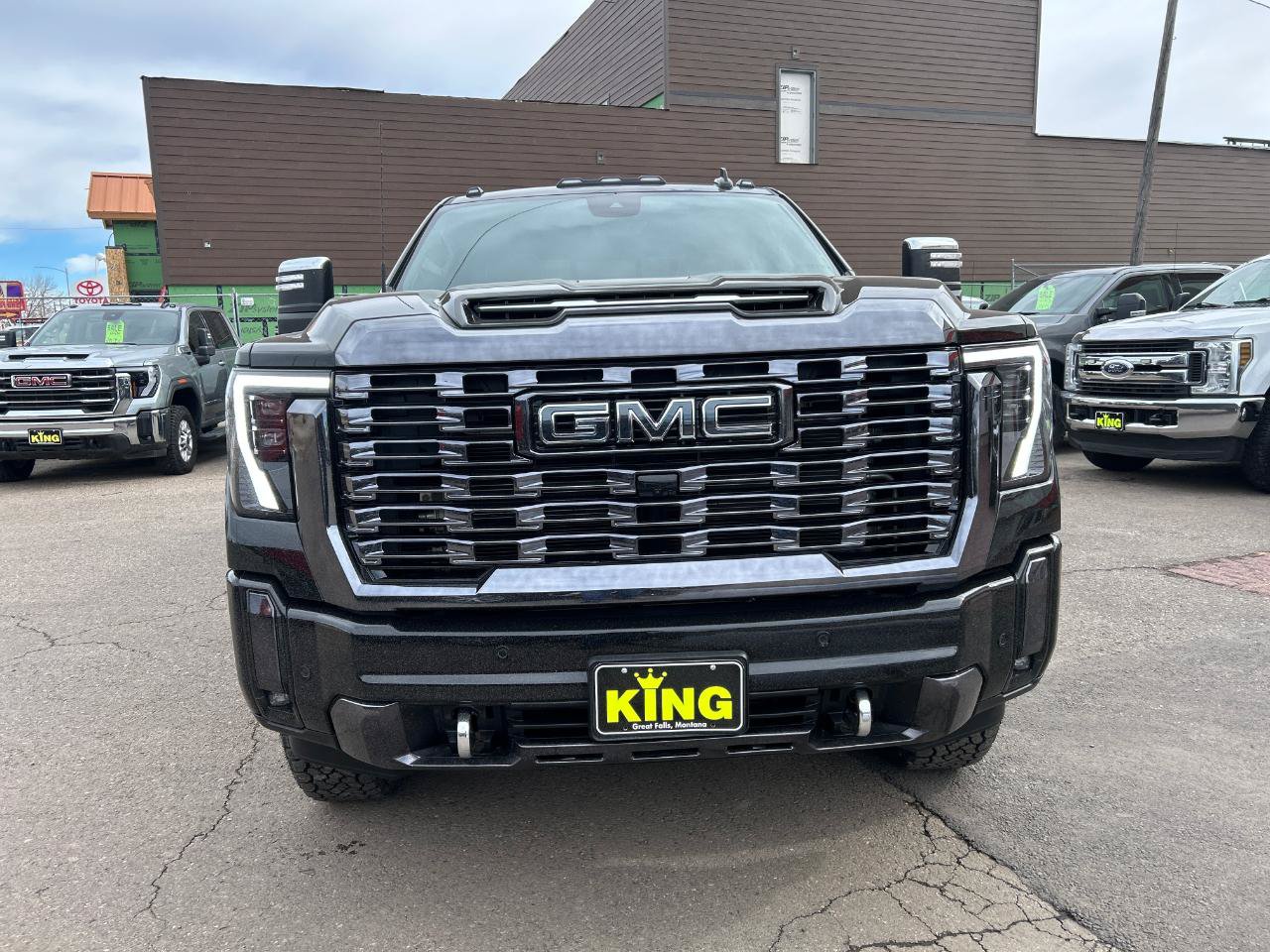 Used 2024 GMC Sierra 2500 Denali Ultimate AWD/4WD image 3