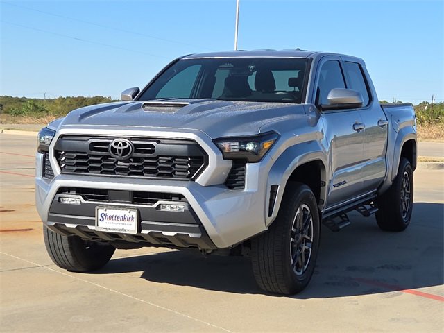 Used 2024 Toyota Tacoma TRD Sport image 3