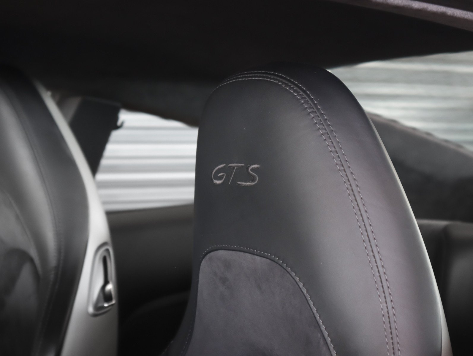 Used 2017 Porsche 911 Carrera GTS RWD image 6