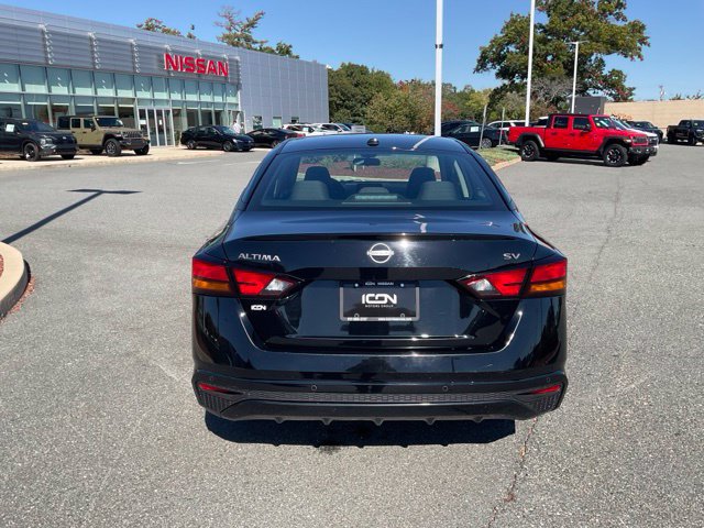 Used 2024 Nissan Altima 2.5 SV FWD image 5