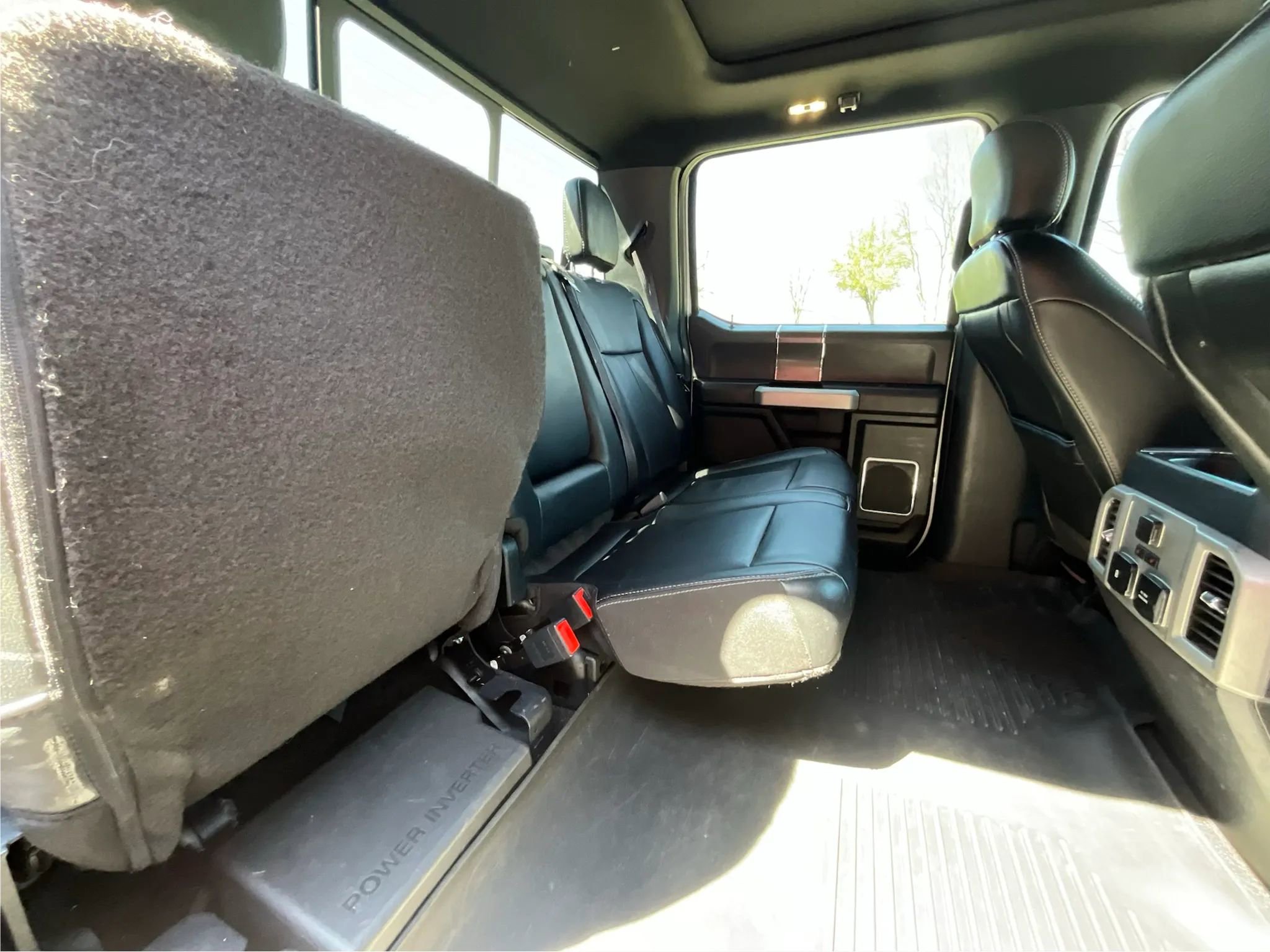 Used 2019 Ford F150 Lariat w/ Equipment Group 502A Luxury AWD/4WD image 16