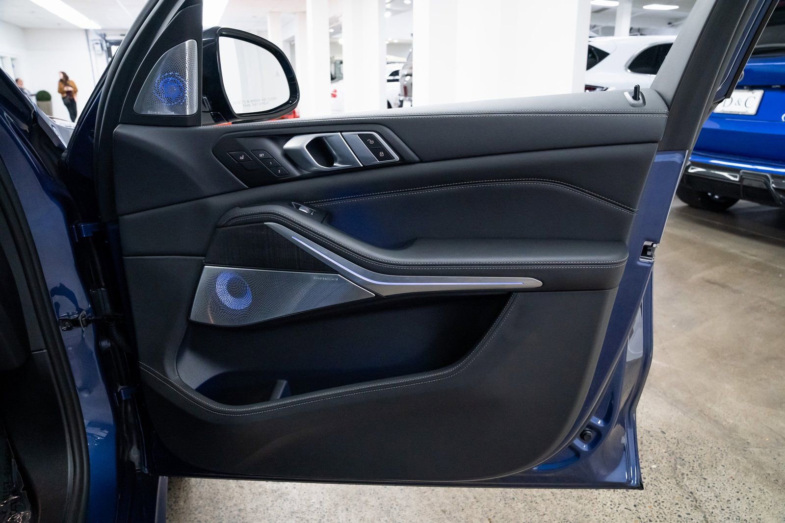 Used 2025 BMW ALPINA XB7 image 25