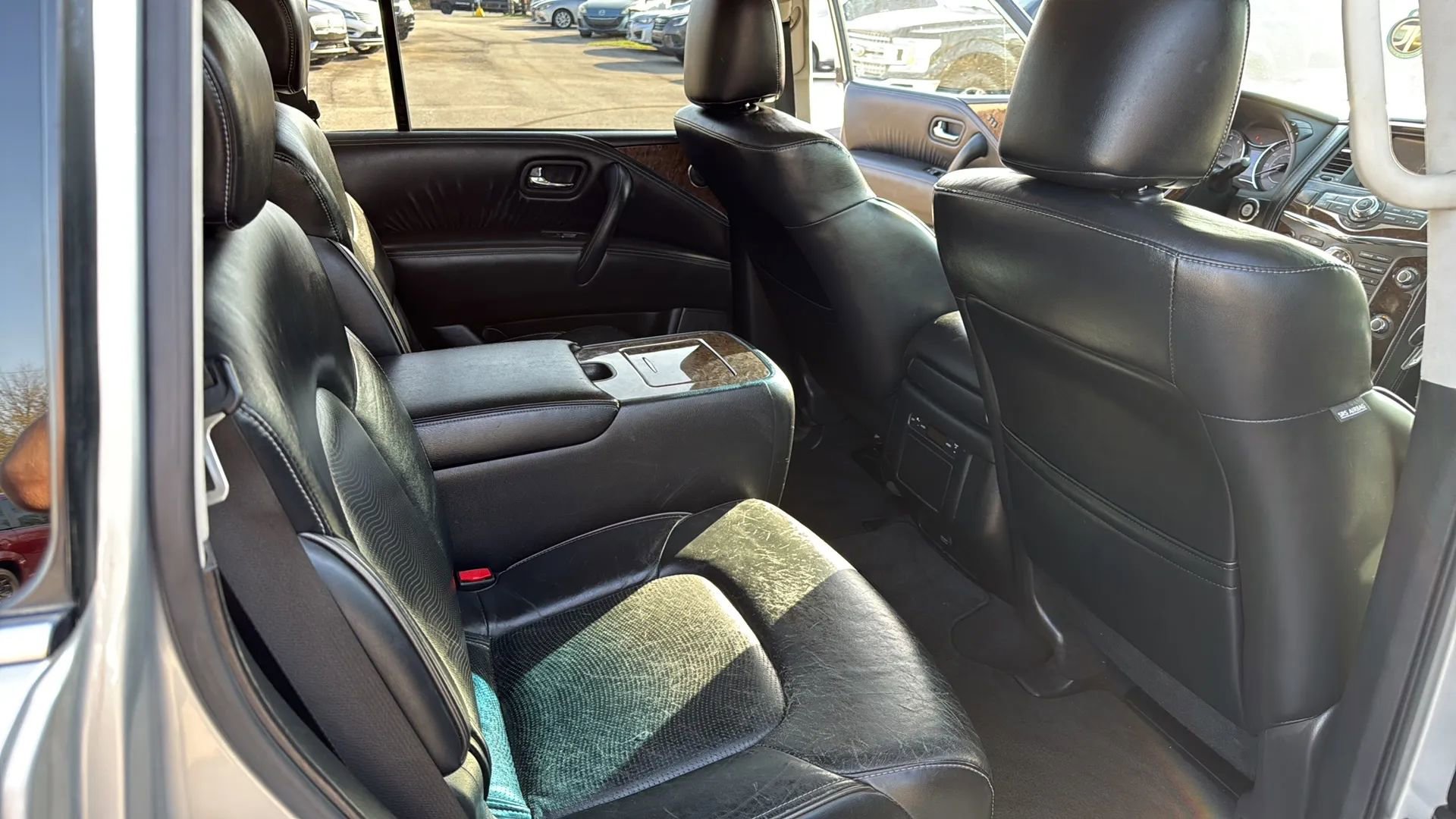 Used 2015 INFINITI QX80 4WD w/ Driver's Assistance Package image 8
