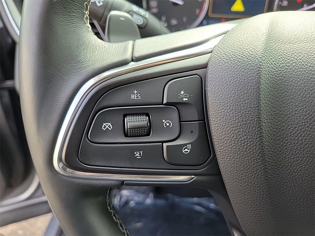 Used 2022 Buick Envision Essence w/ Technology Package I image 21
