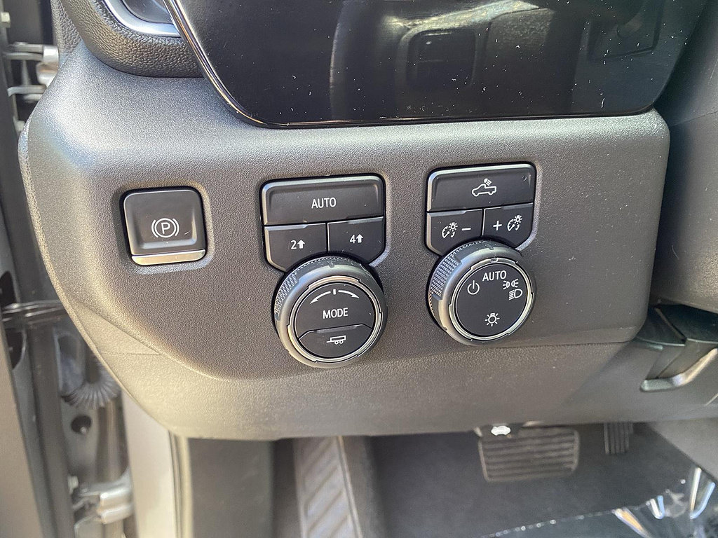 Used 2023 Chevrolet Silverado 1500 LT AWD/4WD image 50