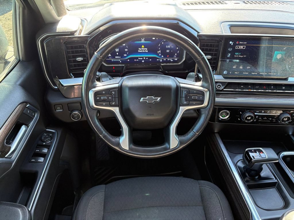 Used 2023 Chevrolet Silverado 1500 RST RWD image 17