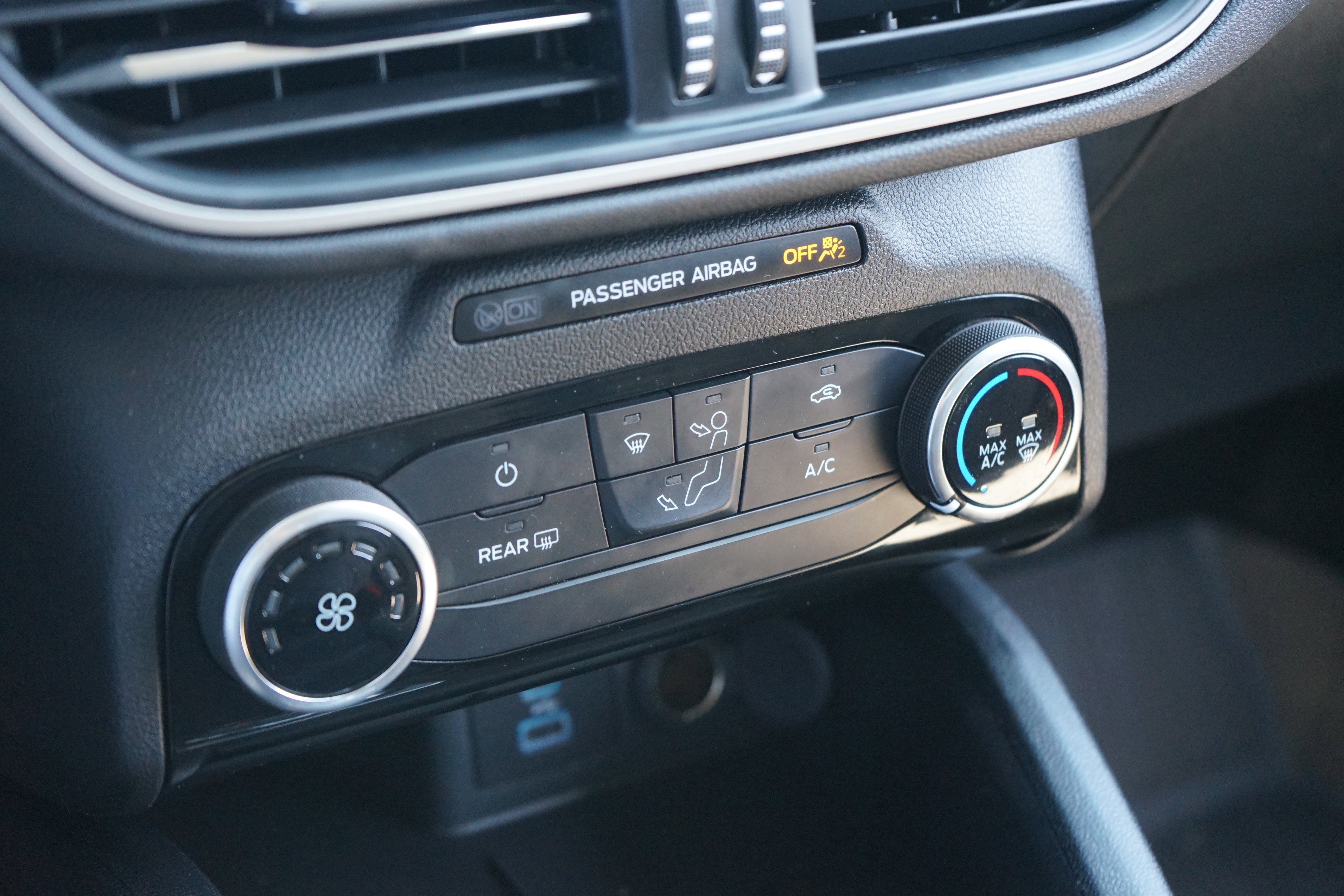 Used 2021 Ford Escape SE image 19