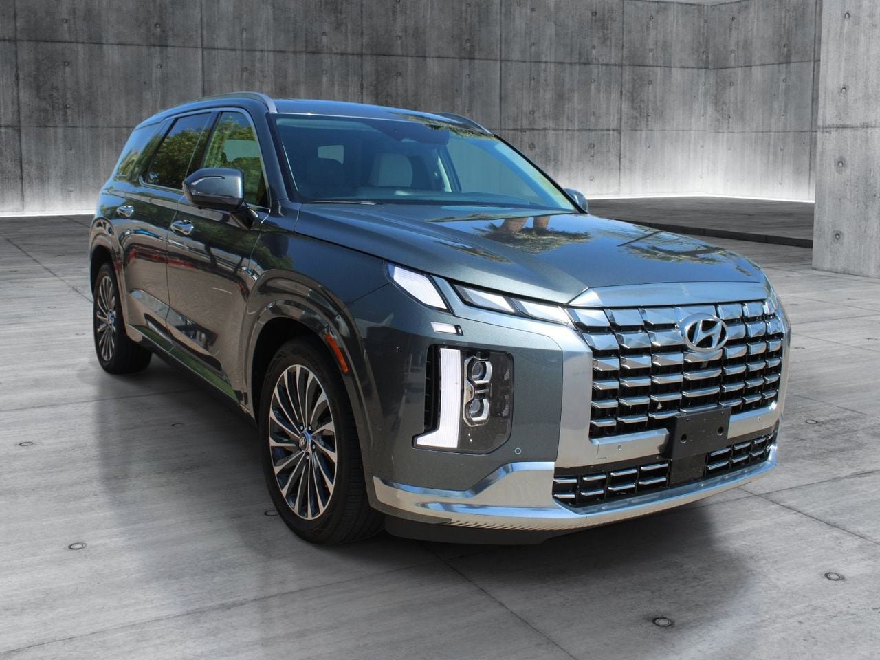 Used 2024 Hyundai Palisade Calligraphy AWD/4WD image 11