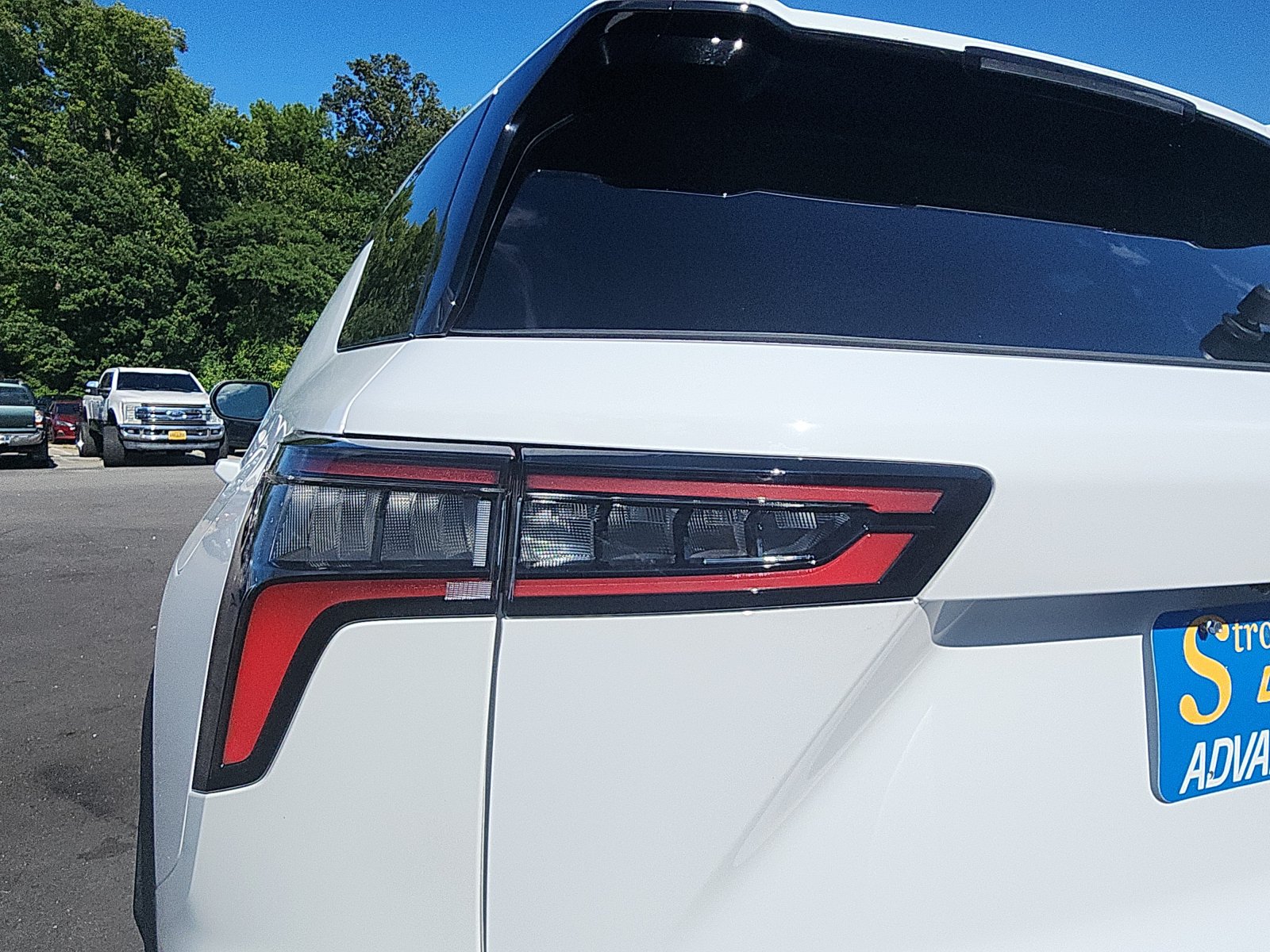 New 2027 Chevrolet Equinox LT w/ Convenience Package II FWD image 13