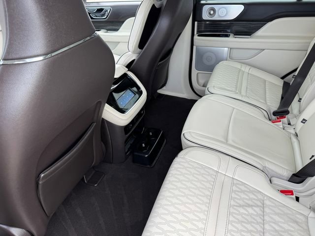 Used 2022 Lincoln Navigator Black Label image 17