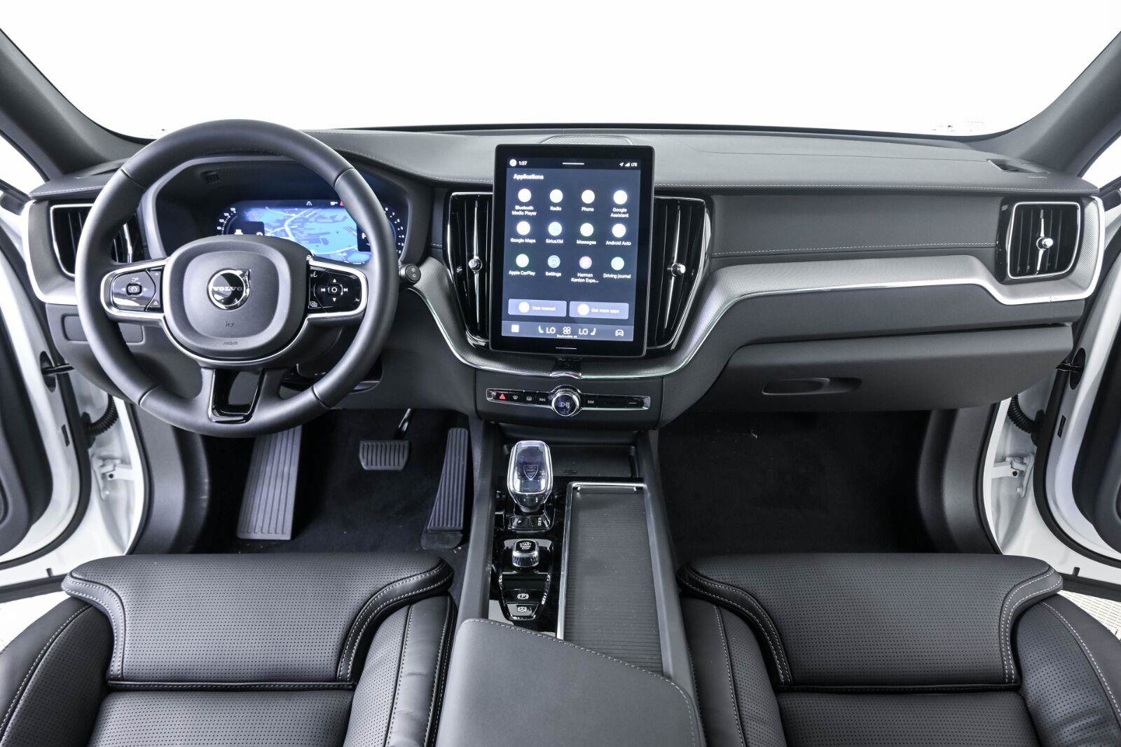 New 2026 Volvo XC60 B5 Ultra w/ Protection Package Premier AWD/4WD image 18