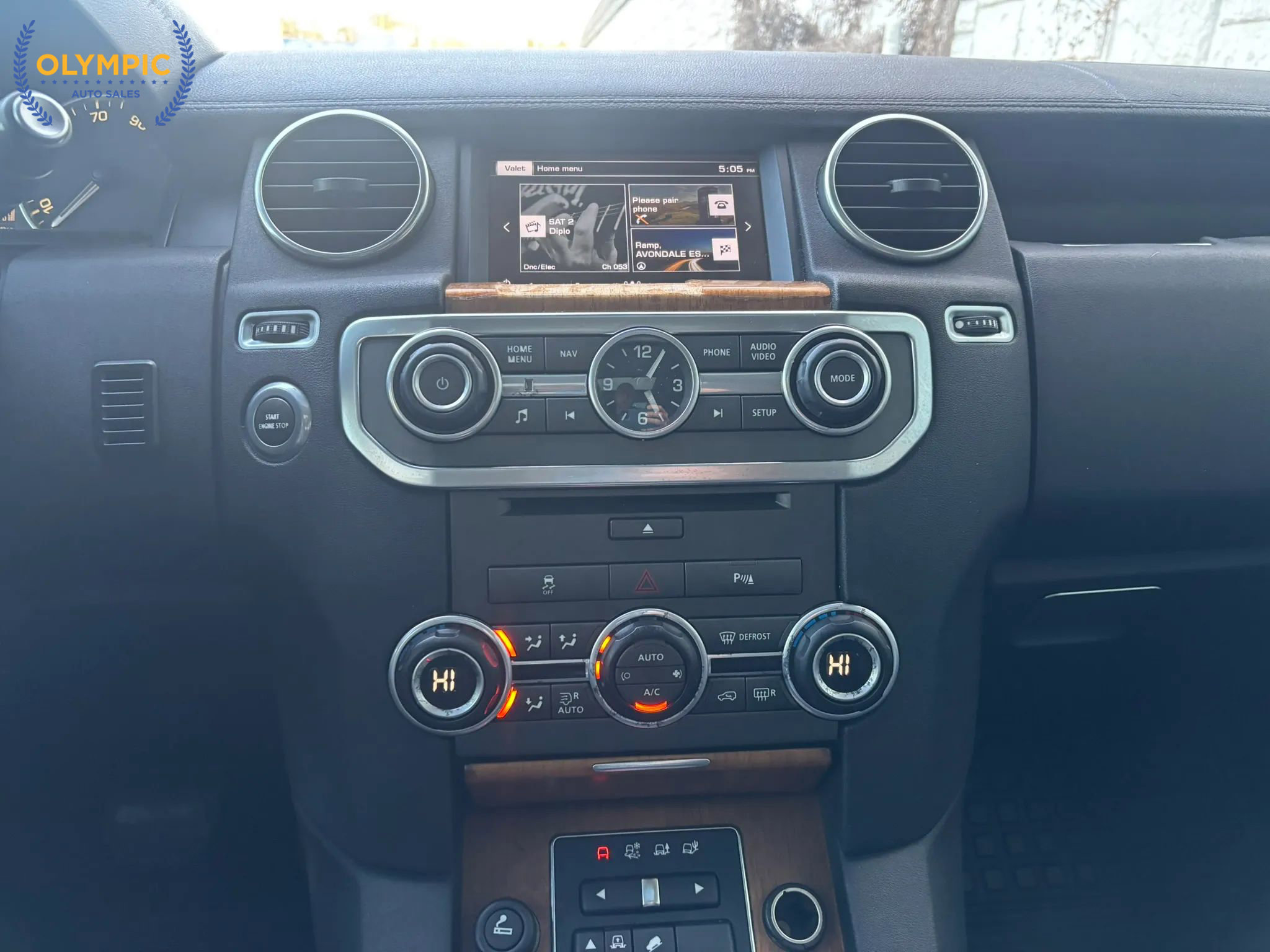 Used 2016 Land Rover LR4 HSE image 28