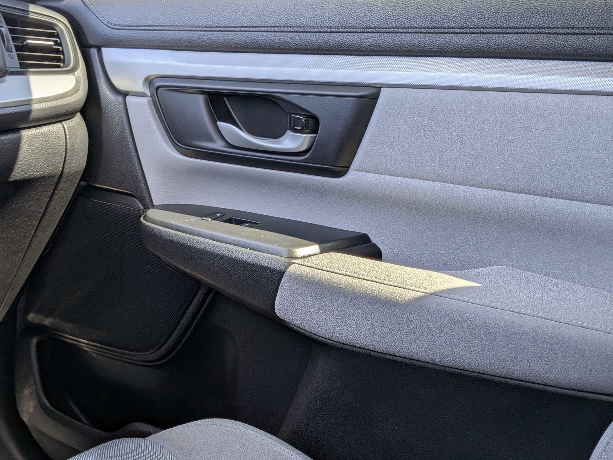 Used 2018 Honda CR-V LX image 14
